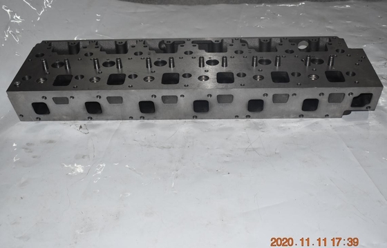 Parties de machines et moteurs 1407373 Tête de cylindre pour Hitachi 962G 950G 938G 950F