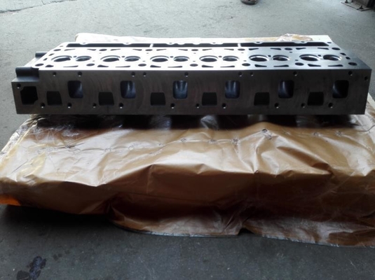 Parties de machines et moteurs 1407373 Tête de cylindre pour Hitachi 962G 950G 938G 950F